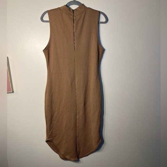 ✨5 for $25✨ Missguided sleeveless bodycon dress - Picture 4 of 5